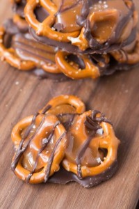 salted caramel pretzel snaps - oh sweet basil
